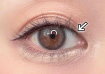 アイラインが太いと目が小さく見える？正しいアイラインの引き方マニュアル