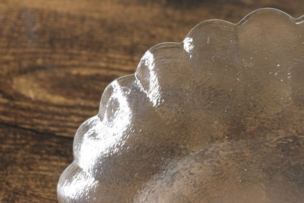 ダイソー　波皿　トルコ製　質感