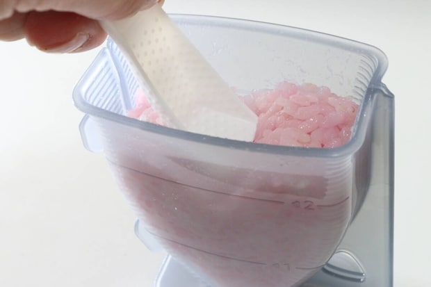 ダイソーの3色おにぎりメーカーでハート型のおにぎりを作る