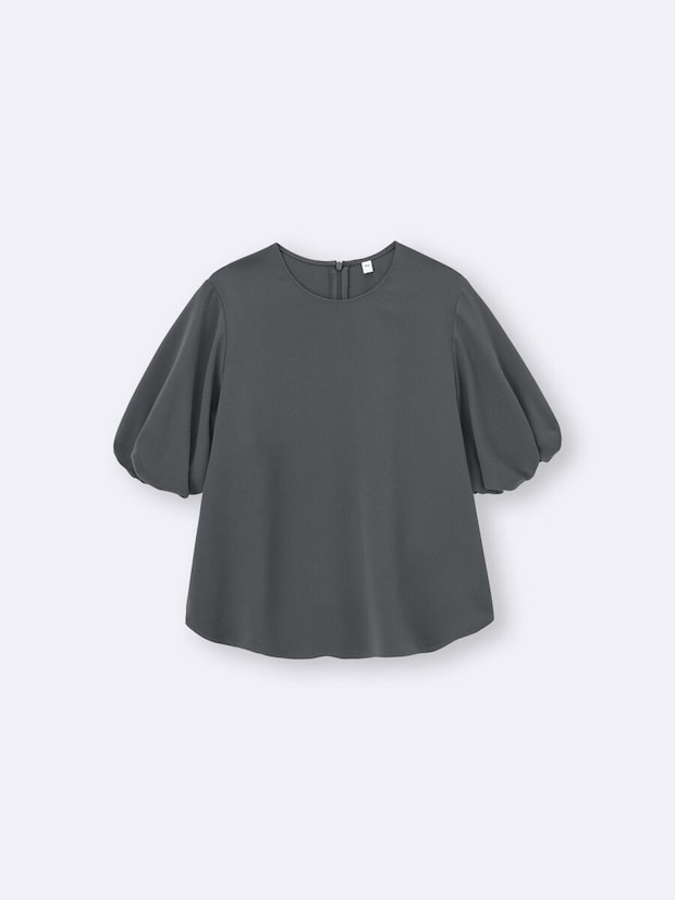 GUのバブルスリーブブラウス