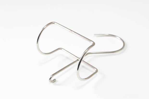 セリアの連携できるバッグホルダーのビジュアル