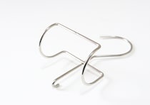 2つ買ってこなかったのを後悔…クローゼット収納に悩んでる人に推したい！100均の優秀フック