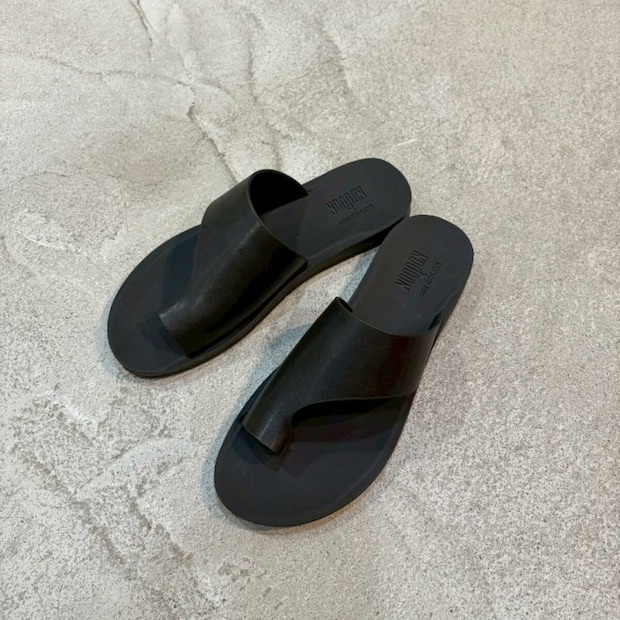 しまむらのフラットサンダル（non）