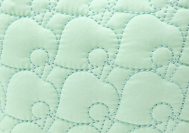 宝島社ムック付録のあつまれ どうぶつの森 持ち歩きに便利な葉っぱ柄キルティングデイリーポーチBOOK4