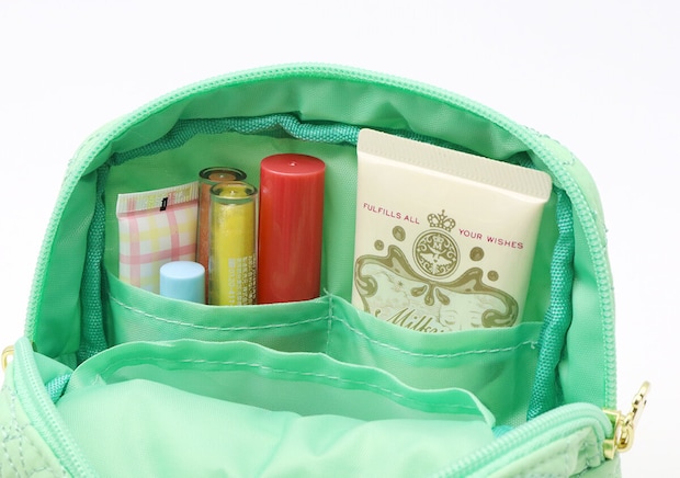 宝島社ムック付録のあつまれ どうぶつの森 持ち歩きに便利な葉っぱ柄キルティングデイリーポーチBOOK6