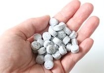 ダイソーのいいのあるよっ！「重くて場所とる…」って悩んでる人に教えたい！粒状の園芸グッズ