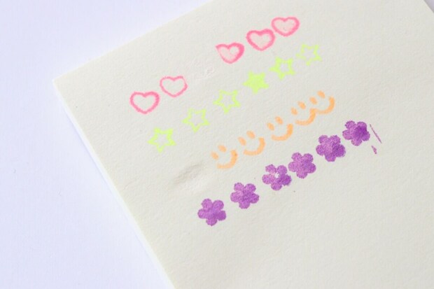 セリア　予定が変わっても消せるスケジュール用マーカースタンプ　デリートペン　使用例　跡