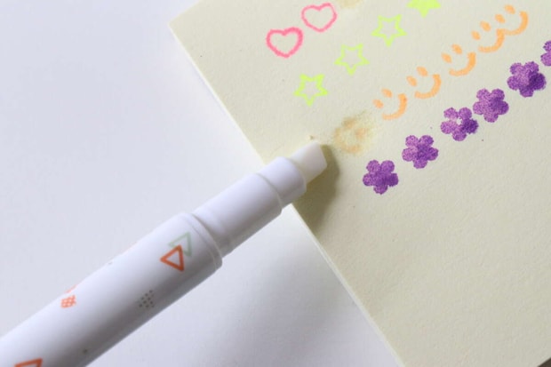 セリア　予定が変わっても消せるスケジュール用マーカースタンプ　デリートペン　使用例