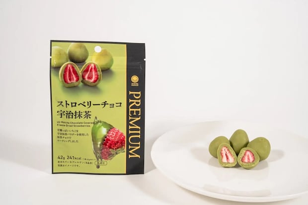 ファミリーマートのストロベリーチョコ宇治抹茶のビジュアル
