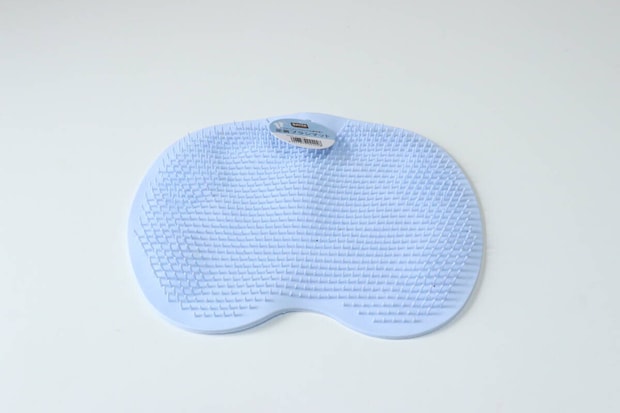 セリア　足裏ブラシマット　100円