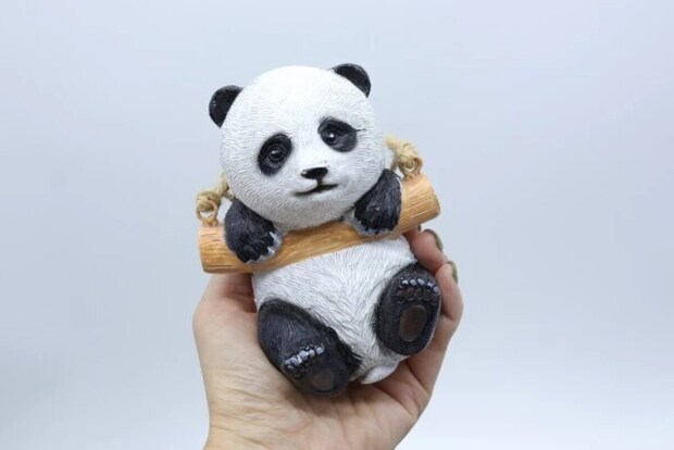 ダイソー　園芸置物（ブランコパンダ）　サイズ感