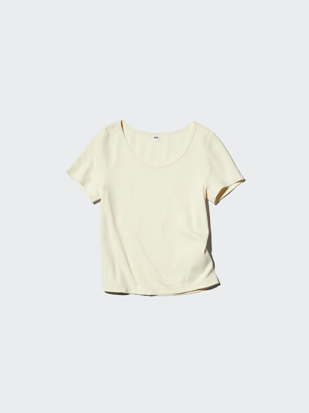 ユニクロのポインテールラウンドネックミニT