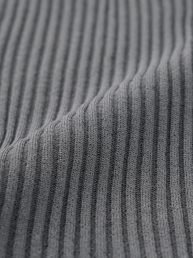 GU　シアーリブカーディガン　グレー　リブ編み素材アップ