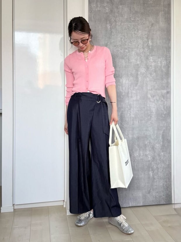 GU　シアーリブカーディガン　ピンク　ワイドパンツコーデ