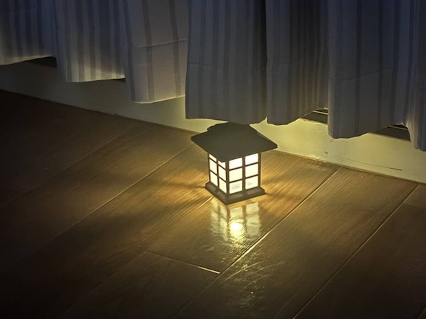 ソーラーライト（ハウス型、吊り下げ）　インテリア