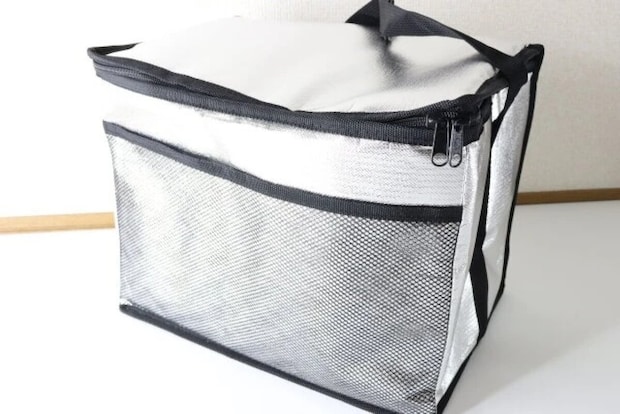 ダイソー　アルミソフトクーラーバッグ