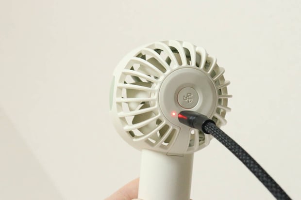 ダイソー　ミニファン（ツートン）　充電方法