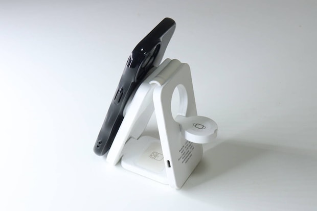 ダイソーのIP16e/15/14/13用ケース　ウェーブ　クリアの使用例