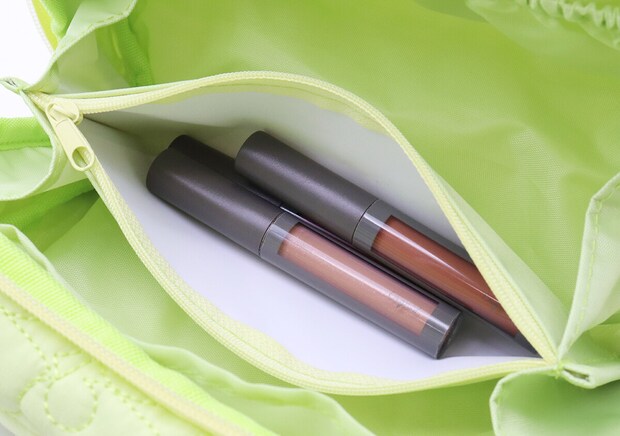 宝島社あつ森大容量キルティングポーチ仕切りファスナーポケット