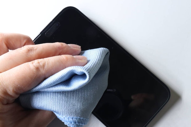 iPhone 16／15／15 Pro／14 Pro用　上下左右のぞき見防止ガラス保護フィルム　気泡抜き