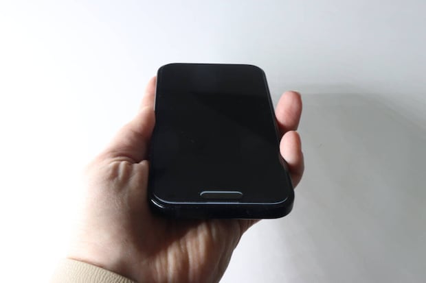 iPhone 16／15／15 Pro／14 Pro用　上下左右のぞき見防止ガラス保護フィルム　上下