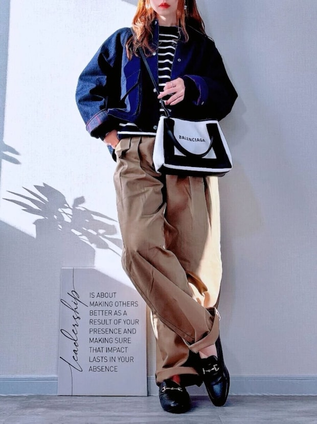 ユニクロユーティリティショートジャケットデニムベージュパンツコーデ