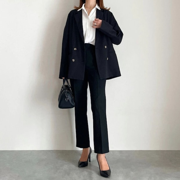 2026春大人女性おすすめ白シャツオフィスコーデ