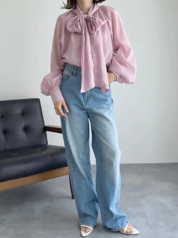 2026春大人女性おすすめピンクブラウスコーデ