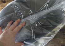 欲しかったのはコレ！厚手のアウターが掃除機いらずでぺったんこ！100均の大容量の優秀圧縮袋