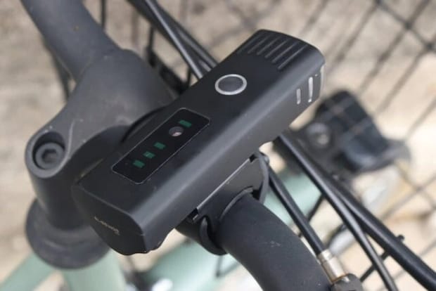 ダイソーのセンサー付き自転車ライトの設置位置