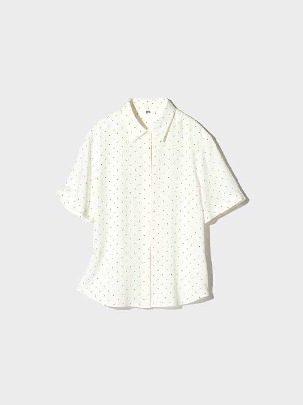 ユニクロのレーヨンブラウス