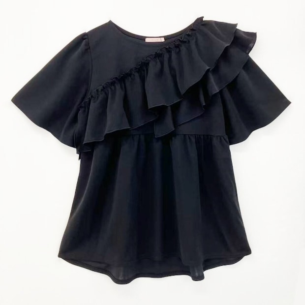 しまむらのフリルTシャツ（ao）