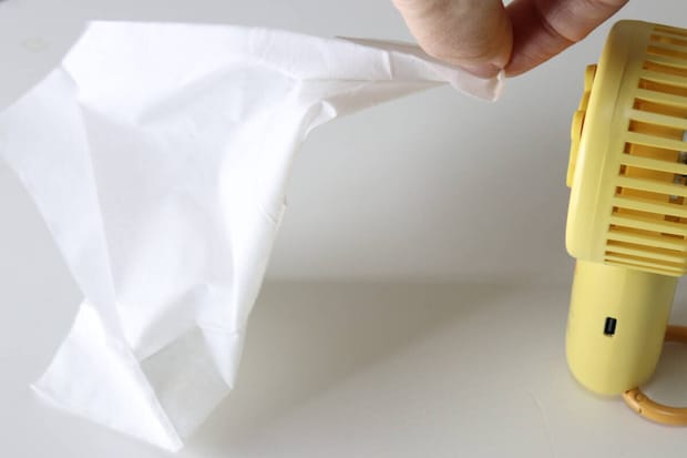 ダイソーのミニ扇風機、充電式、クリップスタンド付（くまのプーさん）の風力