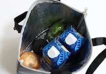 「100均で買った」って言うと驚かれる！普通に見えて機能的！家族分揃えたくなるバッグ