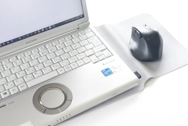 ダイソーのマウスパッドになるノートPCケース　使用例