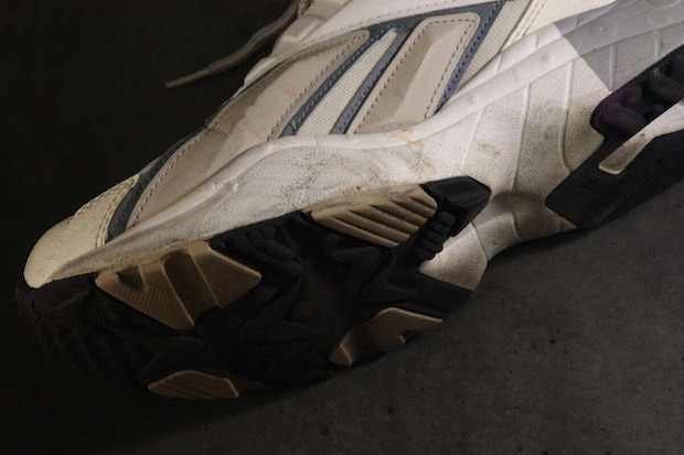 ソールクリーナー(泡タイプ、スニーカー用) 使用前 ソールクリーナー(泡タイプ、スニーカー用) 使用前