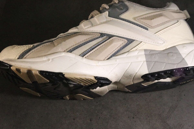 ソールクリーナー(泡タイプ、スニーカー用) 使用後 ソールクリーナー(泡タイプ、スニーカー用) 使用後