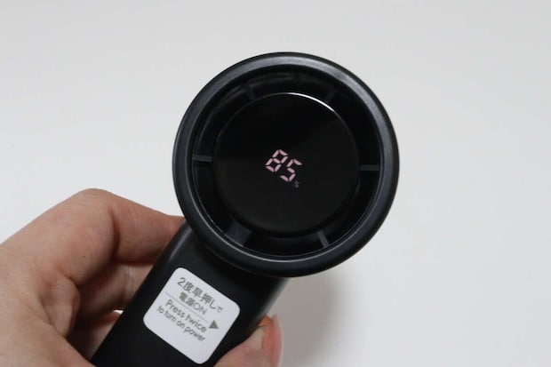 ミニファン(クリップスタンド付、ディスプレイ表示) 充電残量表示 ミニファン(クリップスタンド付、ディスプレイ表示) 充電残量表示