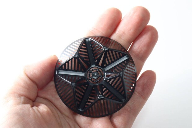 ダイソー 鉢底ネット6cm ダイソーの鉢底ネット6cmのサイズ