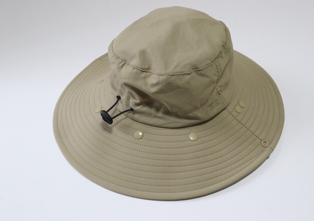 見つけたら即買って！広げてみると…？春夏に嬉しい秘密が隠された高機能な100均帽子