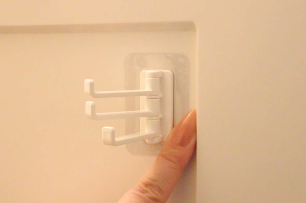 セリア 可動式3連フック セリアの可動式3連フックを設置する