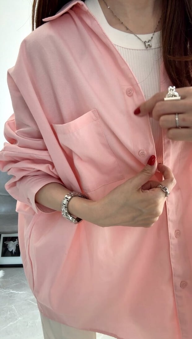 coca シャツ coca シャツ ピンク 生地感アップ ボタン・ポケットディテール