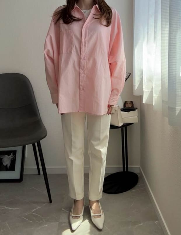 coca　シャツ　ピンク　ボタン全閉めNGコーデ　正面