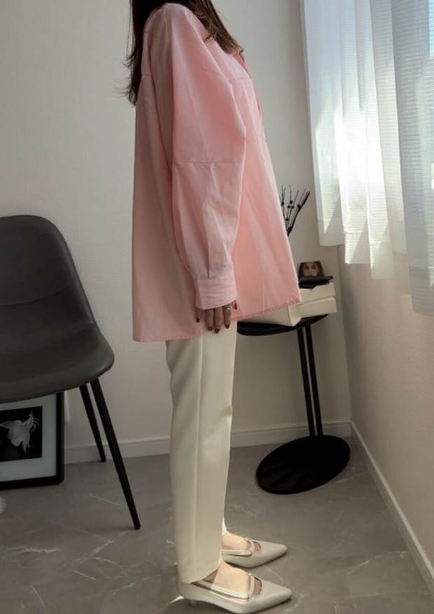 coca　シャツ　ピンク　ストンと着たNGコーデ　側面