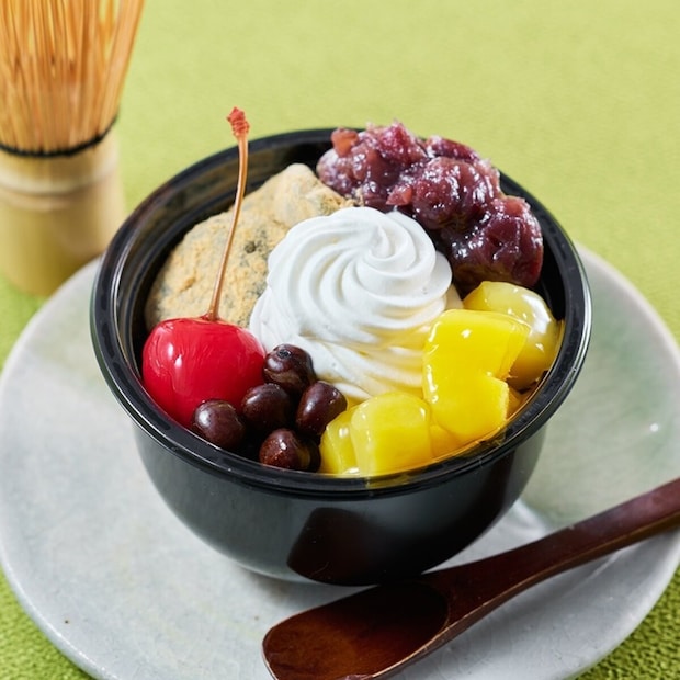 シャトレーゼ　宇治抹茶わらび餅のクリームあんみつ