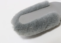 早く買うべきだった！「こんなに柔らかくて大丈夫…？」実力の高さに驚いた100均の専用ブラシ