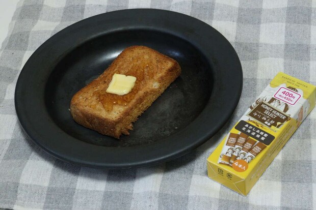 ダイソー あかしあ蜂蜜 ダイソーのあかしあ蜂蜜をトーストにかける