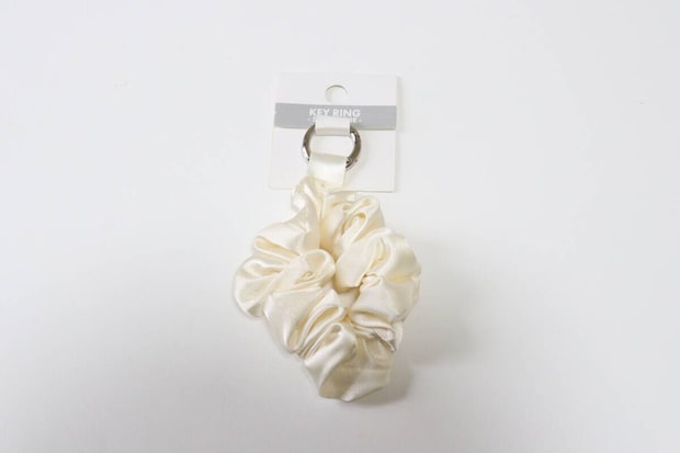 ダイソー　シュシュチャーム　商品タグ