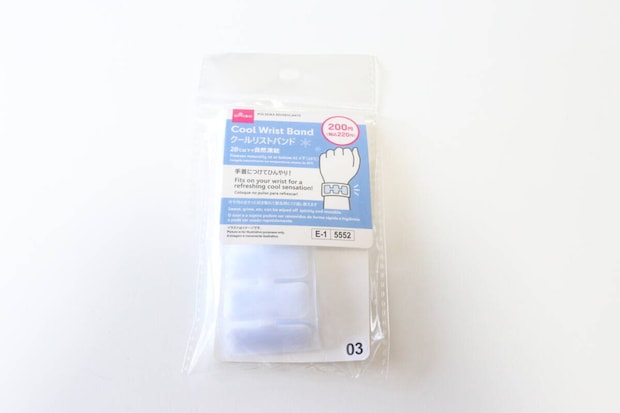 ダイソーのクールリストバンドのパッケージ