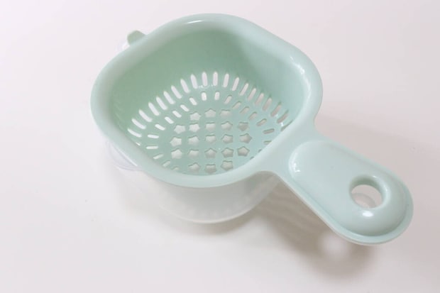 ダイソーの取っ手付　ミニザル・ボウル　デザイン